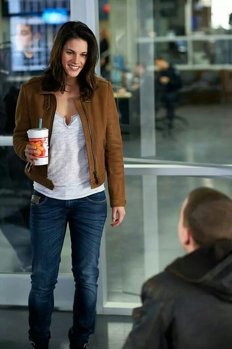 Andy McNally Andy Mcnally, Maggie Bell, Missy Peregrym, Rookie Blue, Long Brown Hair, Tv Girls, Dakota Johnson, Beautiful Ladies, Dream Clothes