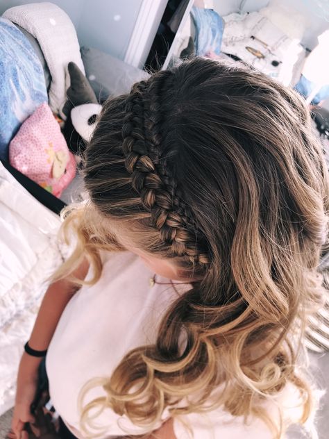 One Braid On Top Of Head, Braided Down Hairstyles Simple, Dutch Braid Crown Half Up, Plait Crown Half Up, Braid Head Band Hairstyles, Head Band Braid With Curls, Dutch Braided Half Up Half Down Hair, Braided Head Band Hairstyles, Braided Crown Hairstyles Half Up Tutorial