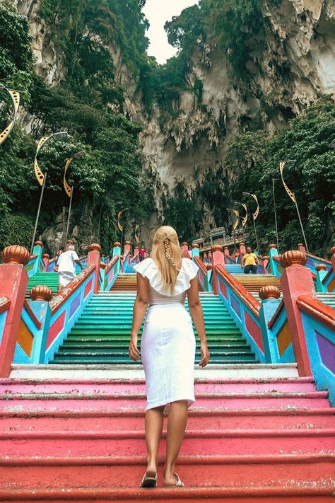 A day trip to Batu Caves is a must when in Kuala Lumpur. Guide to everything you need to know regarding batu caves entrance fee, what time do batu caves open and close as well as dress code for the ancient caves in Malaysia's capital.------------------------------batu caves malaysia outfit | batu caves malaysia posts | batu caves malaysia photography | batu caves malaysia temples Kuala Lampur, Kuala Lumpur Travel, Malaysia Travel Guide, Batu Caves, Malaysia Travel, Labuan, Kuala Lumpur Malaysia, Exotic Places, Asia Destinations