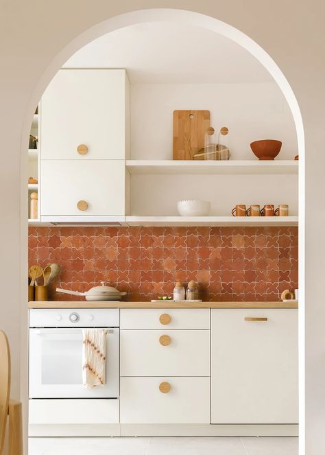 Terracotta Kitchen Backsplash, Terracotta Backsplash Kitchen, Terracotta Backsplash, Spanish Tile Backsplash, Butcherblock Countertops, Terracotta Walls, Colorful Backsplash, Sleek Cabinet, Cle Tile