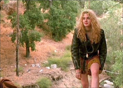 Drew Barrymore in ‘Poison Ivy’ Drew Barrymore Poison Ivy, Poison Ivy Movie, Poison Ivy 1992, Diana Barrymore, 90s Fashion Icons, 1990 Style, 90s Grunge Hair, 90s Fashion Grunge, Ivy Style