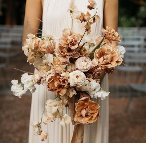 Tan Wedding, Blush Bouquet, Wedding Flower Inspiration, Wedding Theme Colors, Neutral Wedding, Floral Photo, Wedding Mood, Bride Bouquets, Bridal Flowers