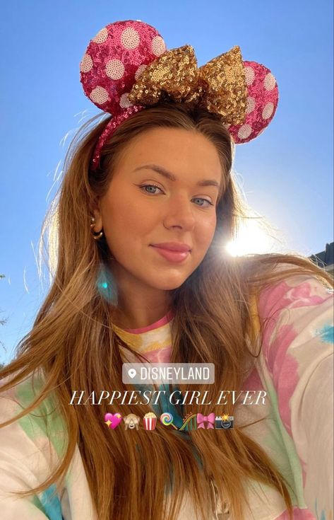 Disney Poses, Disney Trip Outfits, Disney Outfits Women, Disney Lifestyle, Disneyland Photos, Cute Disney Outfits, Disney Photo Ideas, Disney World Pictures, Disney Paris