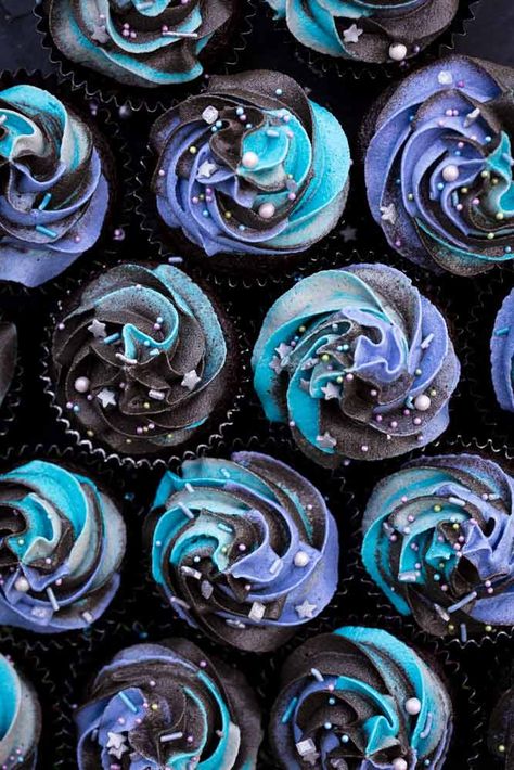 Galaxy Desserts, Galaxy Cupcakes, Wedding Foods, Vegan Chocolate Cupcakes, Best Vegan Desserts, Galaxy Party, Vegan Wedding Cake, Galaxy Cake, Vegan Wedding