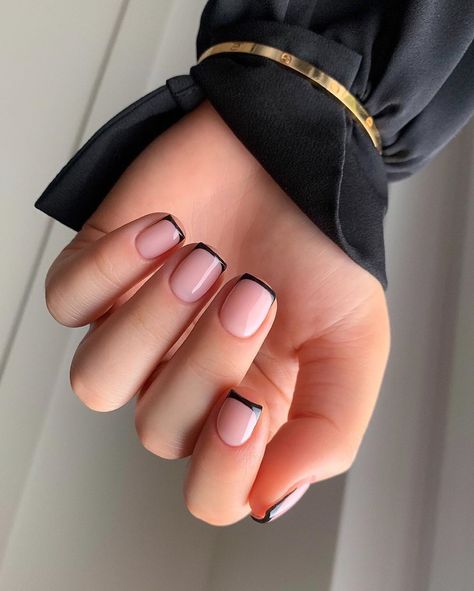 𝐍𝐚𝐢𝐥 𝐀𝐫𝐭𝐢𝐬𝐭 & 𝐄𝐝𝐮𝐜𝐚𝐭𝐨𝐫 on Instagram: “Micro Black Tip Manicure🖤 . Using @navyprotools partnered with @biosculpturegelgb inspiration from @kimkimnails” Black Micro French Tip Nails, Pink Nails With Black Tips, Stylish Nails Short, French Black Tip Nails, Micro French Nails, Ongles Gel French, Black French Nails, Nail Art Studio, French Tip Nail Designs