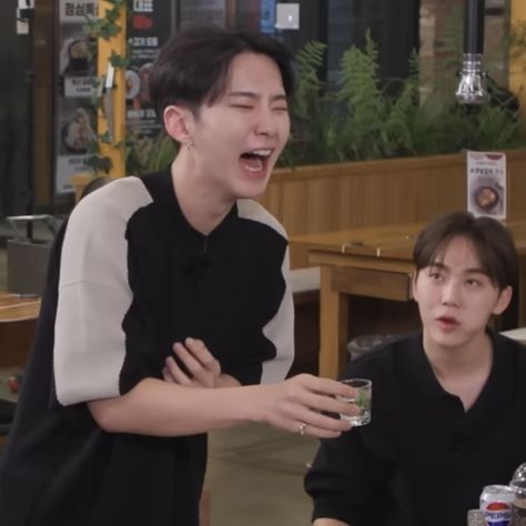 hoshi soonyoung seungkwan boo seventeen svt kpop icon gose ep 76 Seungkwan And Hoshi, Hoshi And Seungkwan, Hoshi Seungkwan, Green Bg, Svt Ships, Svt Hoshi, Svt Kpop, Boo Seungkwan, 17 Kpop