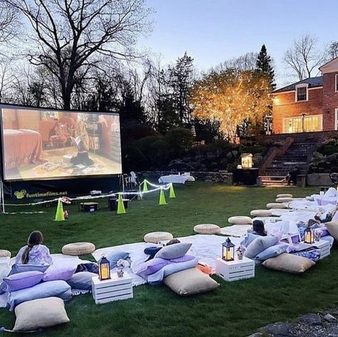 Backyard Sleepover Party, Home Drive In Movie Theater, Kids Outdoor Movie Night Party, Kids Outdoor Movie Night, Outdoor Movie Night Party Ideas, At Home Birthday Party Ideas, Home Birthday Party Ideas, At Home Birthday Party, Outdoor Movie Night Party