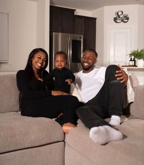 Christian Family Aesthetic, Goal Collage, Family Bible Study, Rich Couple, Husband And Wife Love, Black Relationship Goals, Black Family, Happy Black, Dream Family