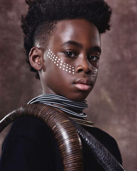 African Face Paint, Photography Culture, African Makeup, Black Panther Costume, Painting Face, Unapologetically Black, Beautiful Black Babies, Black Panther Party, Flat Twist