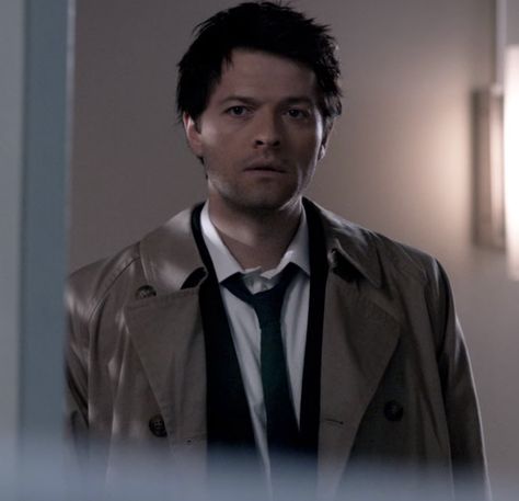 Castiel Pfp, Castiel Aesthetic, Cas Supernatural, Supernatural Castiel, Castiel Supernatural, Supernatural Wallpaper, Supernatural Pictures, Supernatural Dean Winchester, Supernatural Quotes