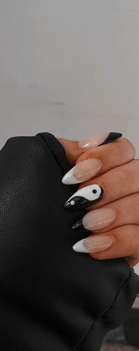 Gel Nails Yin Yang, Ying Yang Nails Stilleto, Yin Yang French Tip Nails, Yinyang Nail Design, Ying And Yang Nails, Rounded Stiletto Nails, Long Round Nails, Ying Yang Nails, Yin Yang Nails