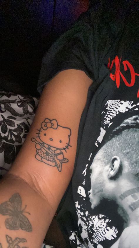 Y2k Tattoo Ideas Hello Kitty, Hello Kitty Tattoo Black Women, Hello Kitty Tattoo Ideas, Medium Size Tattoos, Leg Sleeve Tattoos, Hello Kitty Tattoo, Leg Tattoo Ideas, Kitty Tattoo, Her Tattoo