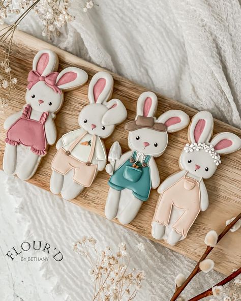 Bunny Sugar Cookies, Cookie Techniques, Bunny Family, Easter Bunny Cookies, Decorating Cookies, Spring Cookies, Bunny Cookies, One Last Time, The Farmer