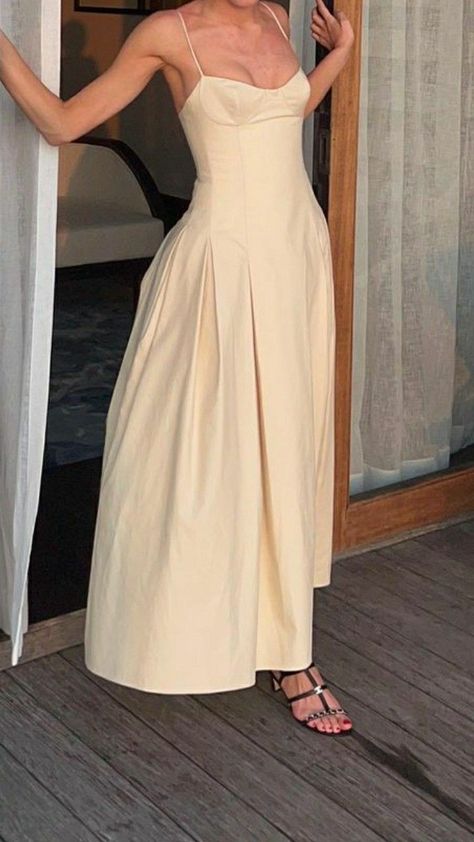 Prom Gowns Elegant, Prom Attire, Jewelry Classy, Long Prom Gowns, Prom Looks, Press Tour, Grad Dresses, Looks Style, Outfit Idea