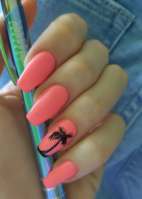 Simple Palm Tree Nails, Coral Nails With Palm Tree Design, Tropical Nail Art Simple, Neon Nails With Palm Trees, Nail Palm Tree Designs, Nail Designs With Palm Trees, Palm Tree Nails Designs, Hot Pink Nails With Palm Tree, Hot Pink Palm Tree Nails