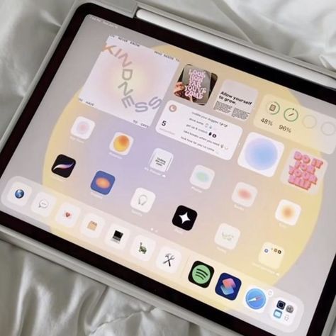 Ipad Homescreen Widget Ideas, 280 X 280 Pixels Icon, I Pad Home Screen, Aesthetic Ipad Layout, Ipad Homescreen Aesthetic, Ipad Homescreen Ideas Aesthetic, Ipad Home Screen Layout, Aesthetic Ipad Setup, Aesthetic Ipad Homescreen Layout