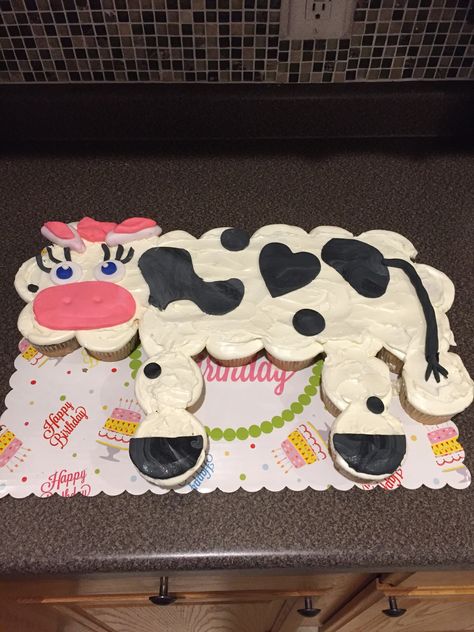 Cow Cupcake Cake, Cow Print Cupcakes, Cow Cupcakes, Cow Cakes, Cupcake Display, Farm Birthday, Cupcake Cake, Custom Cakes, Cow Print