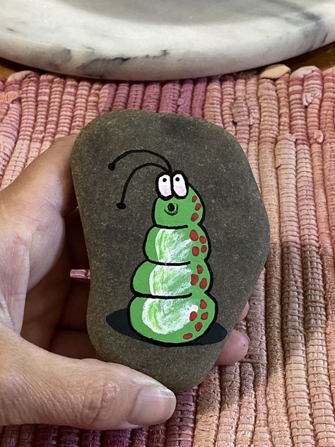 Painted Rock Animals, Farm Activities, Painted Rocks Diy, Easy Doodle Art, Vacation Bible School, Pet Rocks, Bible School, Rock Crafts, Simple Doodles