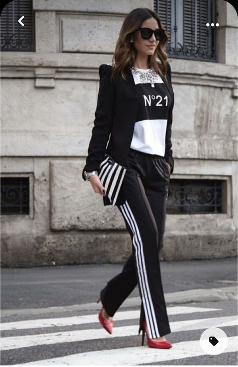 Adidas Pants Outfit, Looks Adidas, Track Pants Outfit, Adidas Outfit Women, Outfits Sporty, Chique Outfit, Look Adidas, Adidas Outfit, Sport Chic