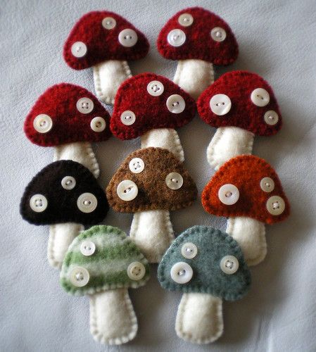 toadstool brooches | 10 little wool toadstool brooches made … | Flickr Felt Mushroom, Mushroom Crafts, Cute Sewing Projects, Sewing Stuffed Animals, Felt Embroidery, Felt Brooch, Felt Decorations, Button Crafts, Felt Diy