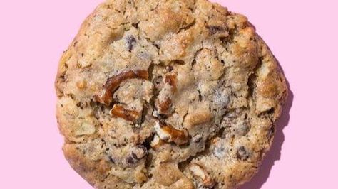 Milk Bar’s famous Compost Cookies recipe from Christina Tosi - Los Angeles Times Garbage Cookies, Compost Cookies Recipe, Milk Bar Recipes, Compost Cookies, Kitchen Sink Cookies, Cookie Time, Milk Bar, Cookie Tins, Cake Truffles