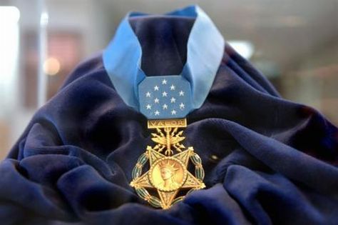 Stolen Valor, American Military History, Douglas Macarthur, Military Decorations, Medal Of Honor Recipients, Army Sergeant, Unique Facts, Staff Sergeant, Military News