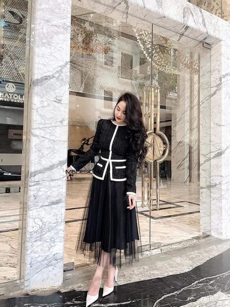 Classy Elegant Outfits, Short Semi Formal Dresses, Corporate Dress, Classic Style Outfits, Elegant Feminine, Estilo Preppy, Simple Pakistani Dresses, Muslimah Fashion Outfits, Classy Work Outfits