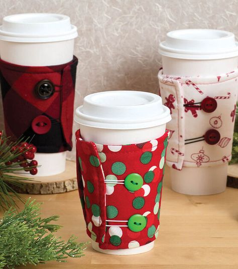 Christmas Fabric Crafts, Fabric Crafts Diy, Diy Fabric Crafts, Coffee Sleeve, Coffee Cozy, Handmade Holiday, Sewing Projects For Beginners, Sewing Gifts, Christmas Fabric