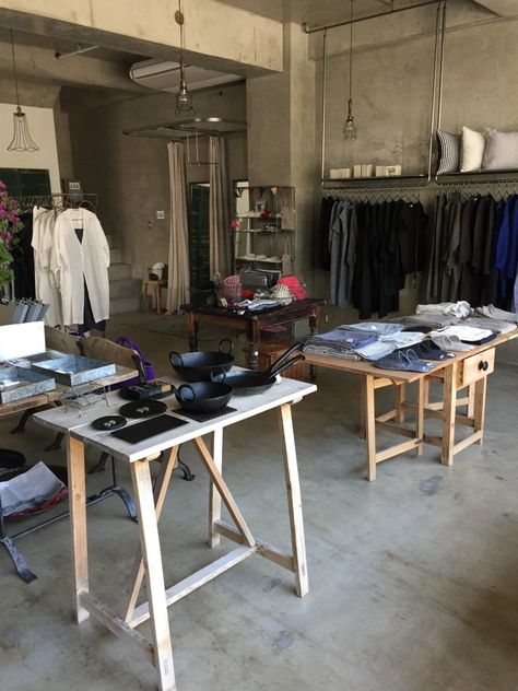 Fog Linen Work - The Shopkeepers Tokyo Shopping, Fog Linen Work, Fog Linen, Second Hand Shop, How To Make Clothes, Shop Ideas, Shop Interior Design, Shop Interior, Lifestyle Shop