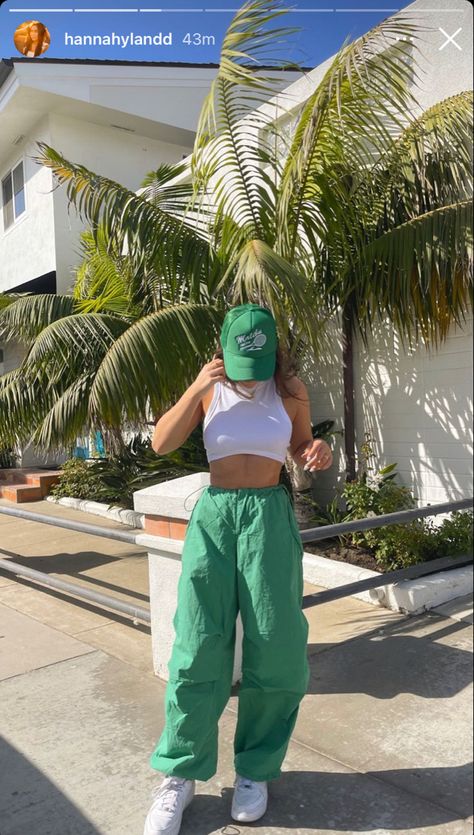 green balloon pants baggy trousers green white tank top fit Cotton Fest Outfits, Green Balloon Pants Outfit, White Balloon Pants Outfit, Bright Green Cargo Pants Outfit, Balloon Trousers Outfit, Green And White Outfits For Women, Green Baggy Pants Outfits, Green Track Pants Outfit, Little Top Big Pants Outfits