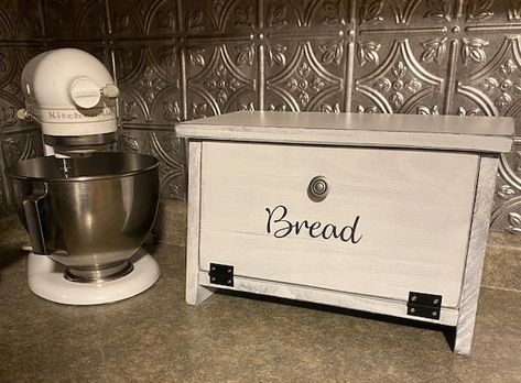 Farmhouse Kitchen Counter Top Handmade Bread Box-wooden Bread - Etsy Wooden Bin, Farmhouse Food, Farmhouse Bread Boxes, Produce Bin, Wooden Bins, Farmhouse Bread, Wooden Bread Box, Vegetable Bin, Country Cupboard