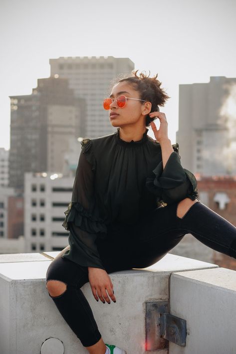 Rooftop Photos, Rooftop Shoot, Rooftop Photography, Rooftop Vibes, City Fashion Photography, Urban Photography Portrait, Garage Photoshoot, Rooftop Photoshoot, Photographie Portrait Inspiration