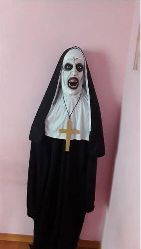 "I didn't want to try to achieve the face with makeup. It's too difficult. But I'm glad I got this. Easy to see through the eyehole and looks amazing too." - Carmella Ghost Pic, Nun Halloween Costume, Nun Halloween, Halloween Parejas, The Nun, Party Inspiration, Halloween Ideas, Halloween Makeup, I Got This