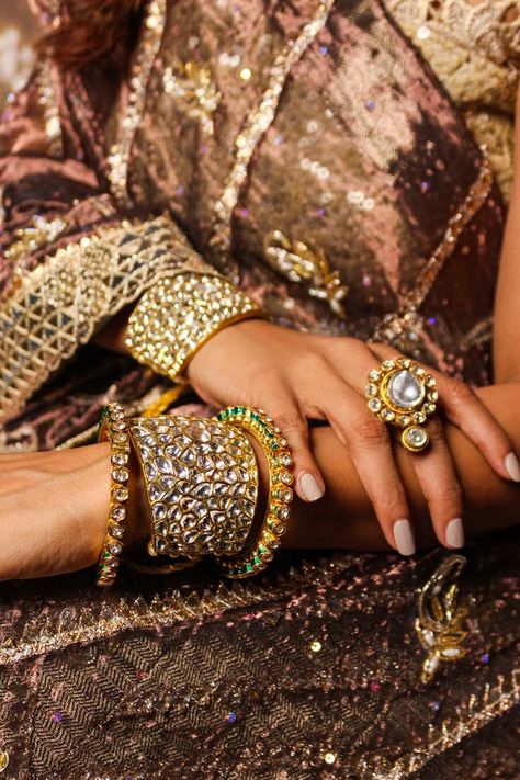 Kundan Kangan, Luxury Jewelry, Statement Pieces, Fashion Watches, Gold Jewelry, Engagement Ring, Bangles, Jewelry Making, Engagement Rings