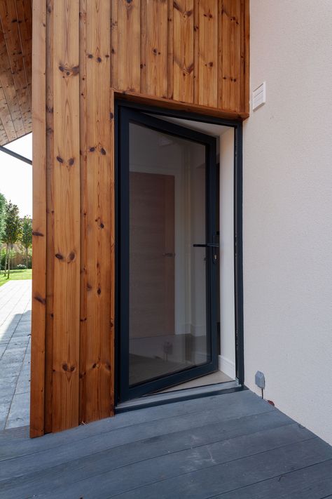 Aluminium Glazed Front Doors Exterior Glazed Doors, Aluminium Front Doors Modern Houses, Black Aluminium Doors Exterior, Fully Glazed Front Door, Black Aluminium Front Door, Glass External Door, Single Glass Front Door, Glass Back Doors Exterior, Aluminium Front Door Entrance