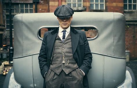 Every single song played in Peaky Blinders season one to four - the complete soundtrack - Birmingham Live Flat Cap Men Outfit, Flat Cap Outfit, Peaky Blinders Song, Shelby Family, Peaky Blinders Season 5, Peaky Blinders Merchandise, Peaky Blinders Cap, Peaky Blinders Hat, Peaky Blinders Season