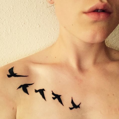 Black Birds Chest Tattoo Bird On Chest Tattoo, Birds On Chest Tattoo, Black Bird Tattoos For Women, Cute Chest Tattoos, Bird Chest Tattoo, Tattoos With Roses, Best Chest Tattoos, Classy Tattoos For Women, Full Chest Tattoos