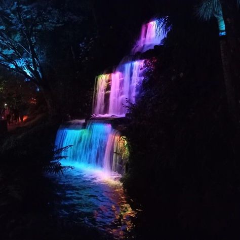 #lights #waterfall #aesthetic Artificial Waterfall, Cascading Lights, Waterfall Aesthetic, Waterfall Park, Light Sculptures, Waterfall House, Waterfall Lights, Game Station, Meldi Ma Hd Photo