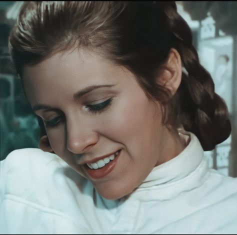 Carrie Fisher Aesthetic, Princess Leia Aesthetic, Princess Leia Wallpaper, Princess Leia Icon, Leia Wallpaper, Leia Aesthetic, Leia Icon, Leia Organa Aesthetic, Leia Organa Icon