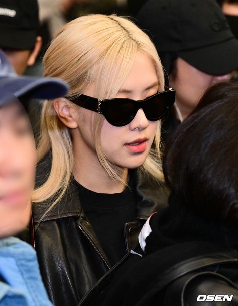 Rose Sunglasses, Bag Women Fashion, Icn Airport, Rose Park, All Eyes On Me, Born Pink, Park Chaeyoung, Rosé Blackpink, Blackpink Rose