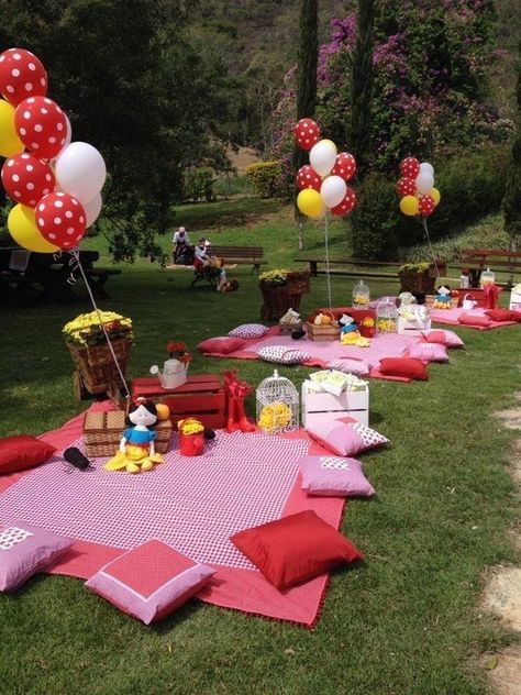 Kids Picnic Parties, Birthday Movie Night, Picnic Birthday Party, Best Birthday Quotes, Kids Picnic, Summer Party Decorations, Picnic Birthday, Garden Party Decorations, Picnic Wedding