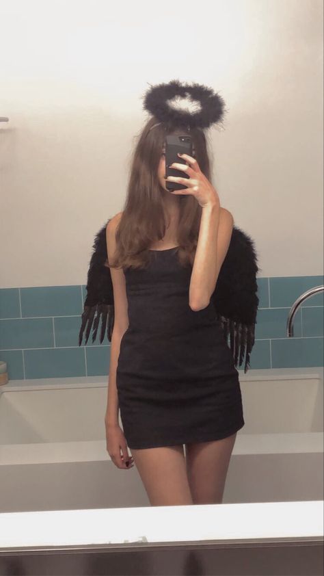 Dark Angel Outfit Halloween, Simple Black Angel Costume, Halloween Costumes Angel Black, Dark Angles Halloween Costumes, Dark And Light Angel Costume, Black Angel Outfit, Angel And Dark Angel Costume, Bad Angel Costume, Black Angel Costume Halloween