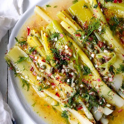 French Leek Recipes, Asian Leek Recipes, Leek Appetizer Recipes, Best Leek Recipes, Spring Sides Recipes, Vegetarian Recipes For Parties, Summer Leek Recipes, Roasted Leeks Recipe, Leek Salad Recipes