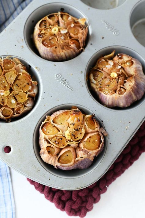 Oven-Roasted Garlic (Made in a Muffin Tin) Garlic Hack, Garlic In The Oven, How To Roast Garlic, Pumpkin Muffins Recipe, Muffin Pan Recipes, Roasted Garlic Recipe, Roasting Garlic In Oven, Fall Recipes Breakfast, Roast Garlic