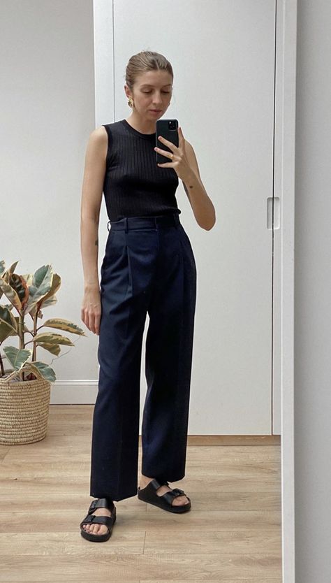 90s Minimalism Fashion Summer, Effortless Straight Summer Pants, Chic Neutral Cotton Pants, Effortless Ankle-length Summer Pants, Effortless Relaxed Fit Wide-leg Pants, Minimal Stil, Minimalist Moda, Skandinavian Fashion, Quoi Porter