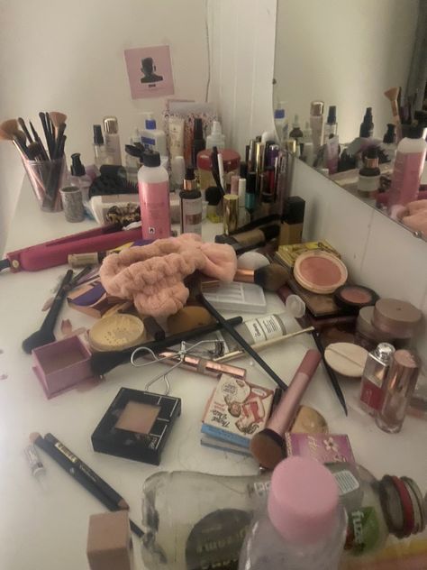 Makeup Collection Goals, Makeup Is Life, Pink Girly Things, Makeup Obsession, Makeup Items, Without Makeup, Makeup Essentials, Pretty Selfies, Pretty Makeup