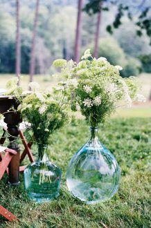 Glass Bottles Wedding, Glass Vases Wedding, Love In A Mist, Blue Wine Bottles, Funny Feeling, Wedding Bottles, Wedding Aisle Decorations, Blue Inspiration, Wedding Vases