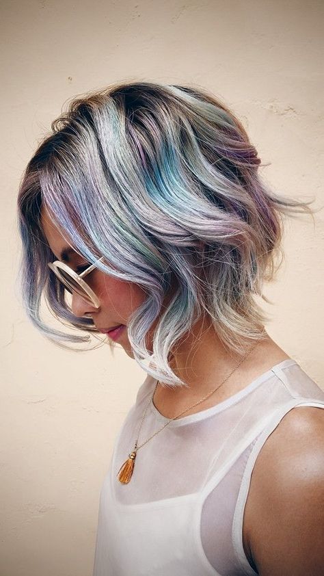 If you want to give a new look to your hair but do not decide between rainbow colored hair or gray platinum, then rejoice! A new trend in the world of beauty has come to Opalescent Hair, Oil Slick Hair, Trendy We Fryzurach, Opal Hair, Hair Length Chart, Black Hair With Highlights, Hair Techniques, Dull Hair, Pastel Hair