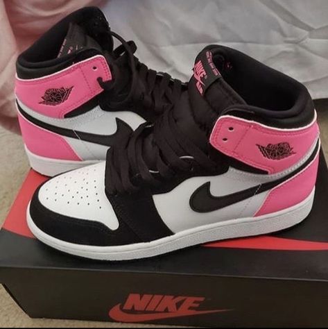 Jordan Rose, Παπούτσια Nike Free, Air Jordan 1 Shoes, Jordan 1 Shoes, Boty Nike, Trendy Shoes Sneakers, Nike Fashion Shoes, Preppy Shoes, Nike Shoes Girls