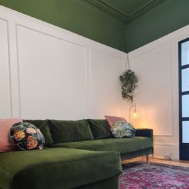 Space of Week, Green Living Room Sofa and Ceiling Green Ceiling, Green Sofa Living Room, Feng Shui Living Room, Green Living Room, Living Room Renovation, Green Couch, Green Velvet Sofa, Green Sofa, Living Room Green